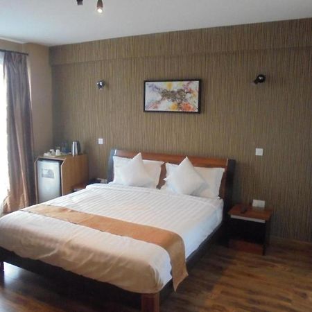 We Hotel & Suites Найроби Екстериор снимка