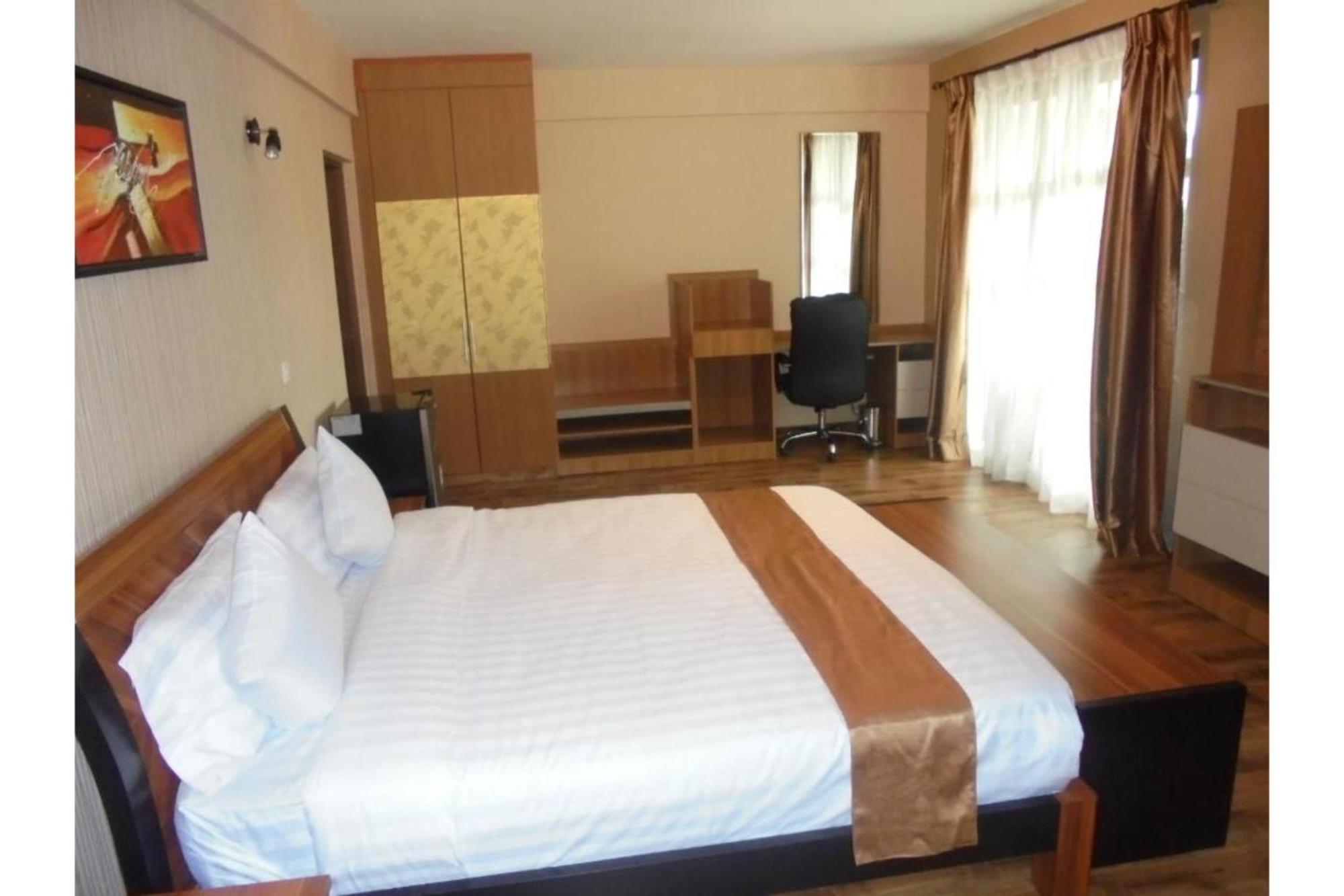 We Hotel & Suites Найроби Екстериор снимка