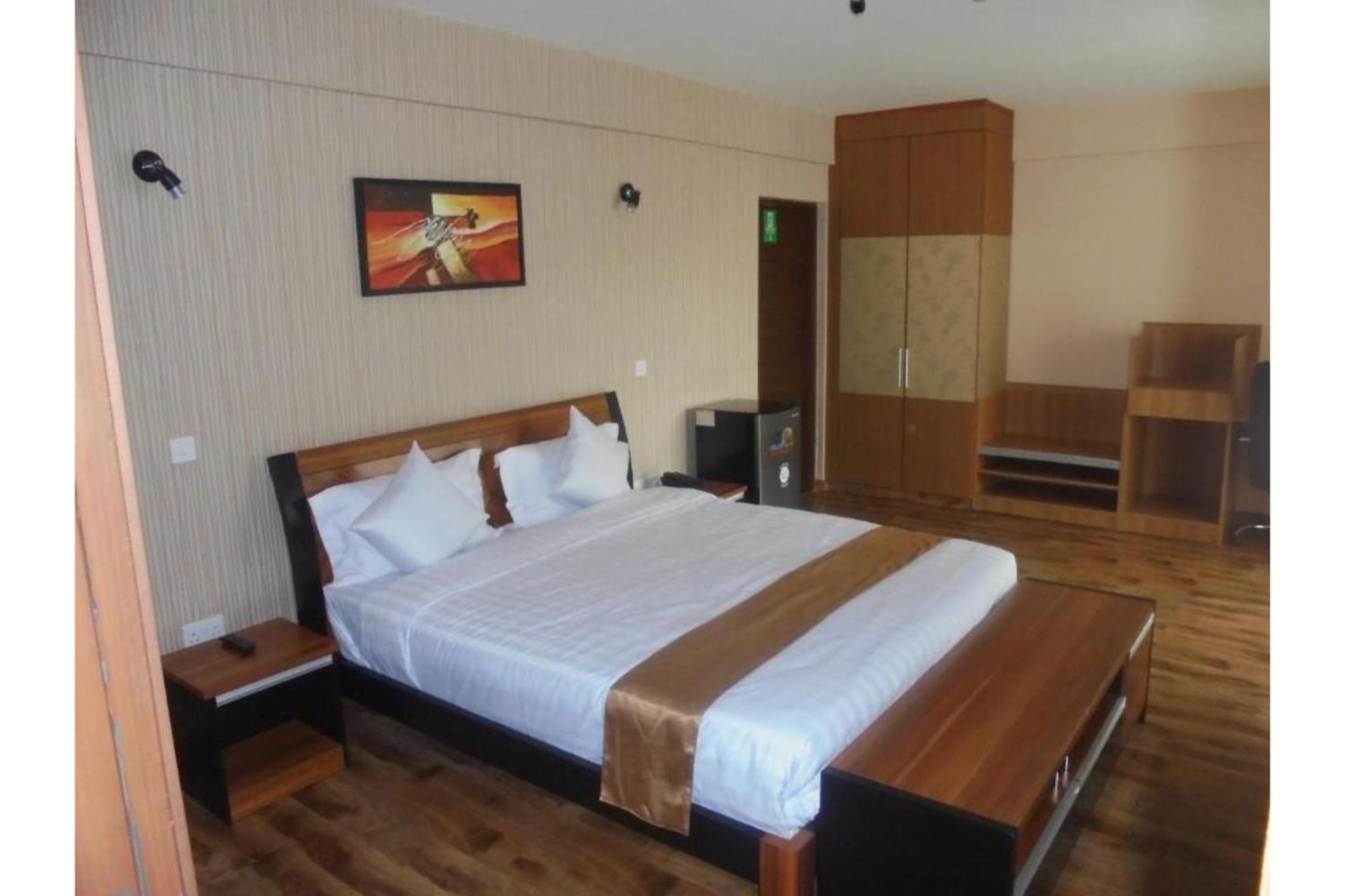 We Hotel & Suites Найроби Екстериор снимка