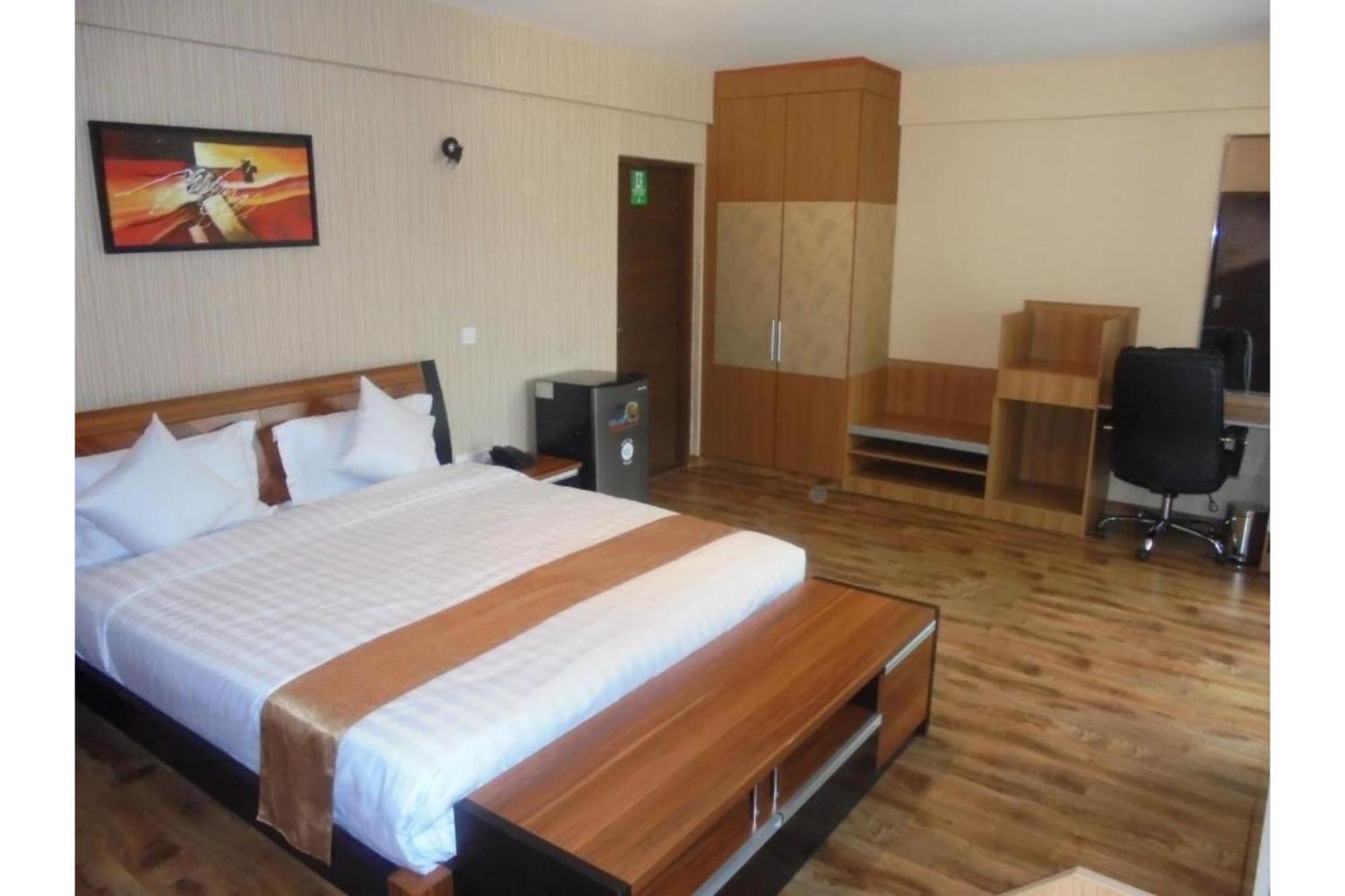 We Hotel & Suites Найроби Екстериор снимка