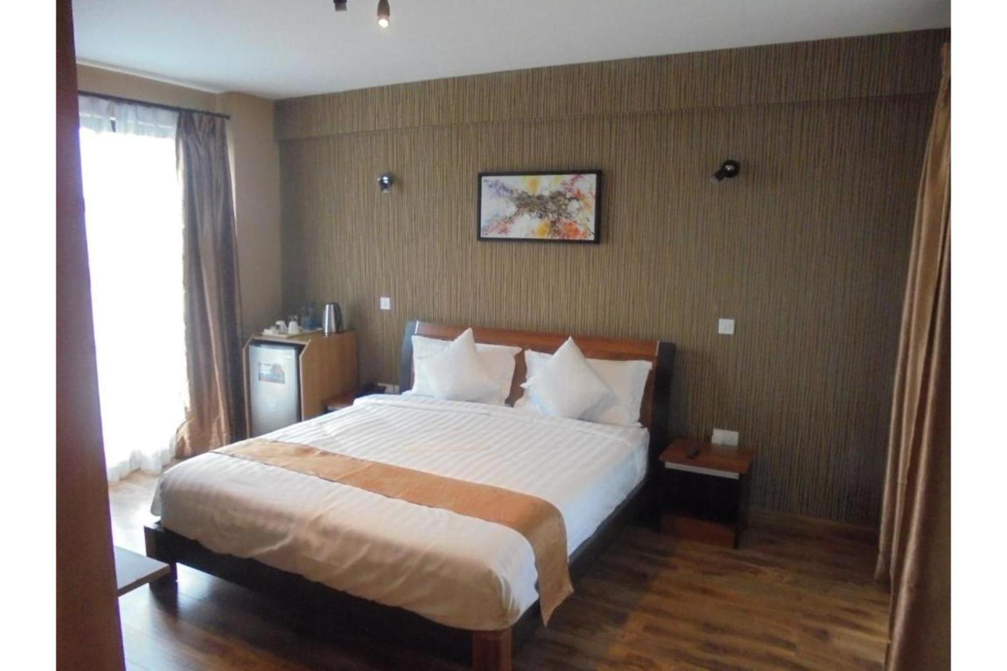 We Hotel & Suites Найроби Екстериор снимка