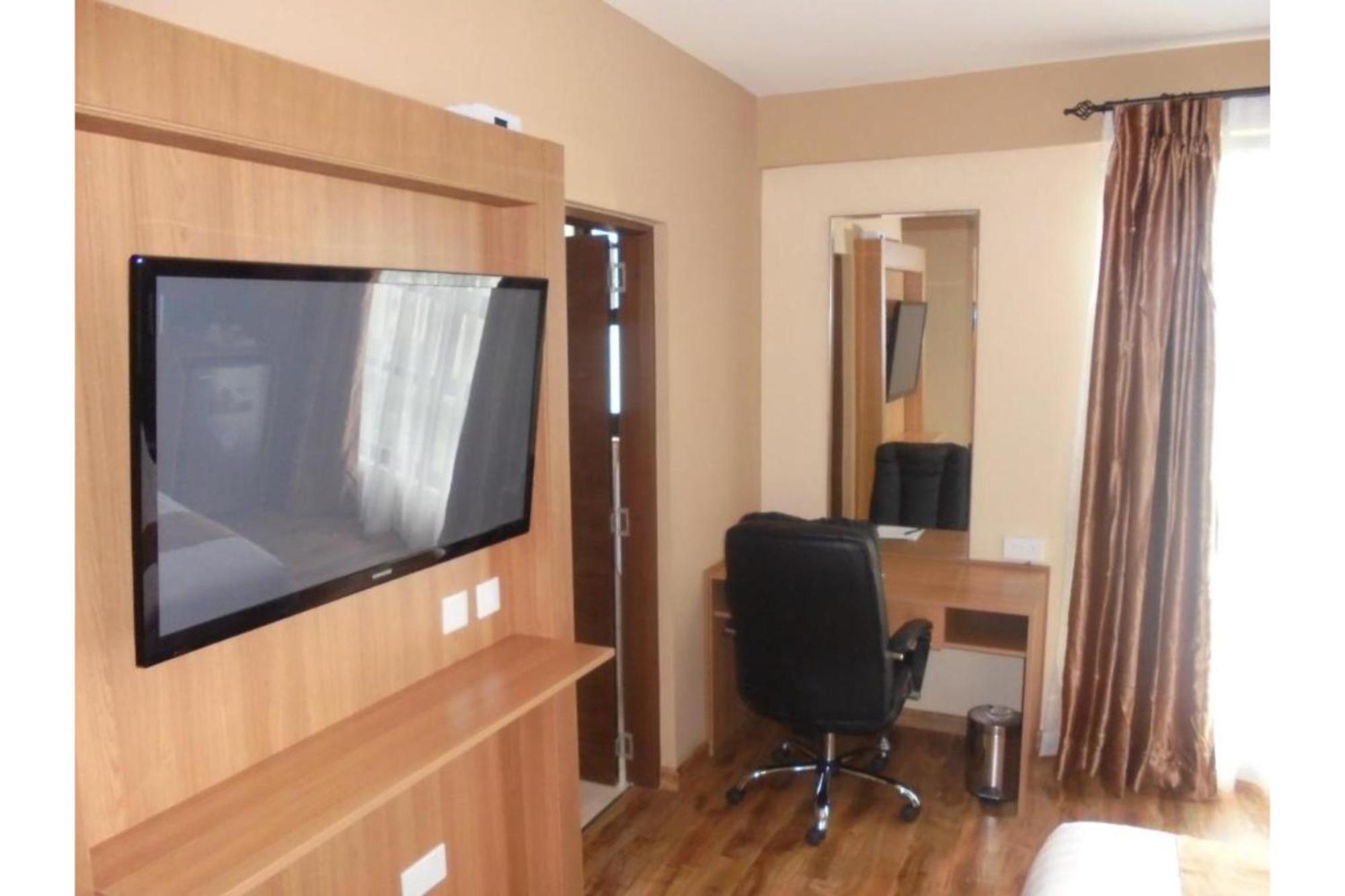 We Hotel & Suites Найроби Екстериор снимка