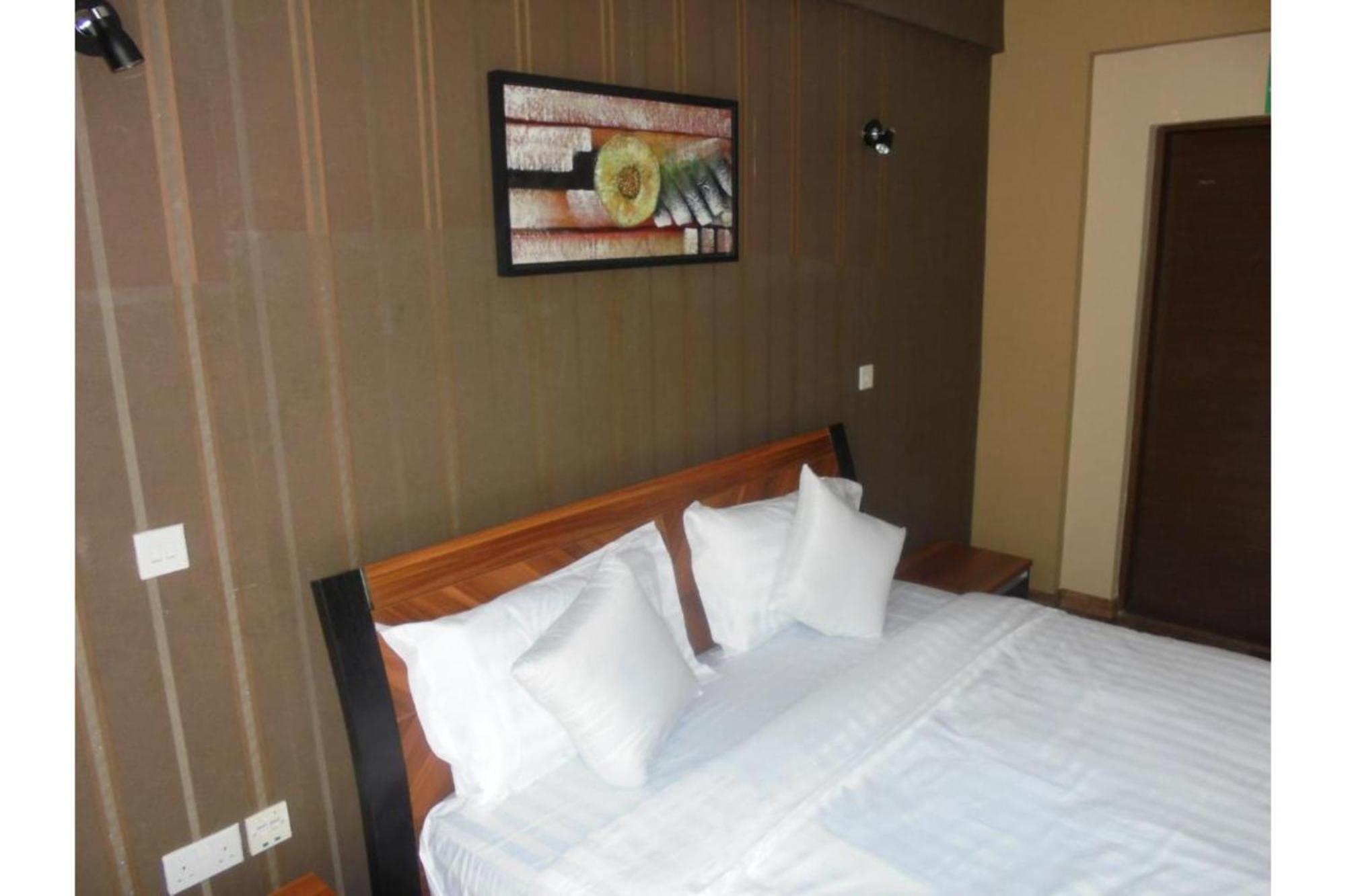 We Hotel & Suites Найроби Екстериор снимка