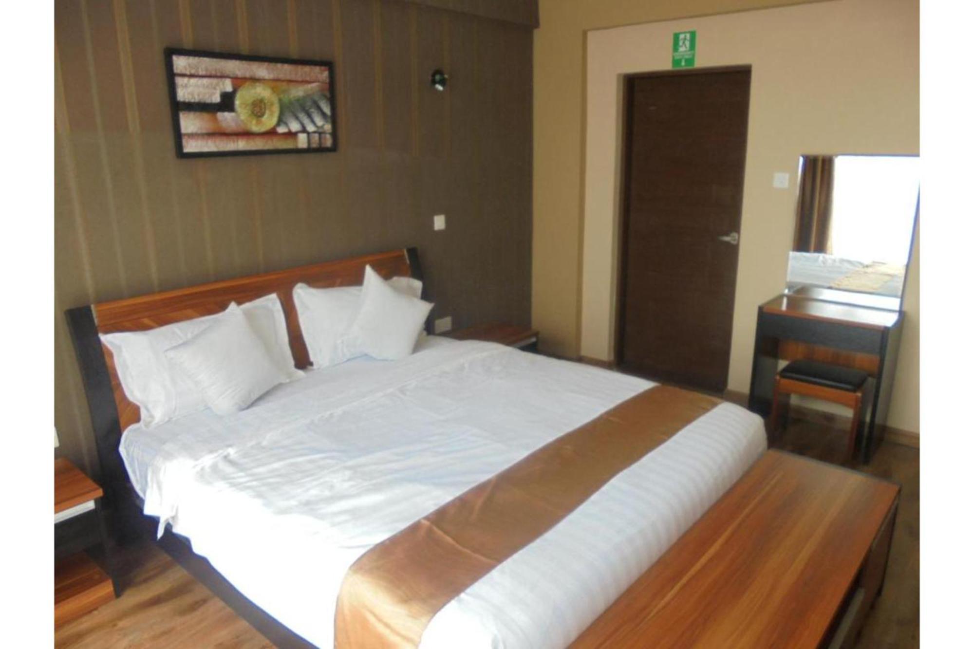 We Hotel & Suites Найроби Екстериор снимка